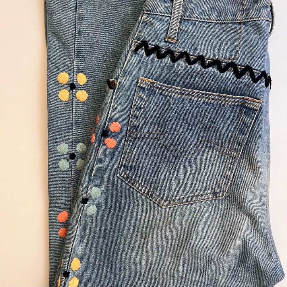 90s Ultra Pink Embroidered Jeans